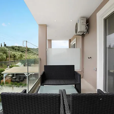 Appartement Dionysia 9 *